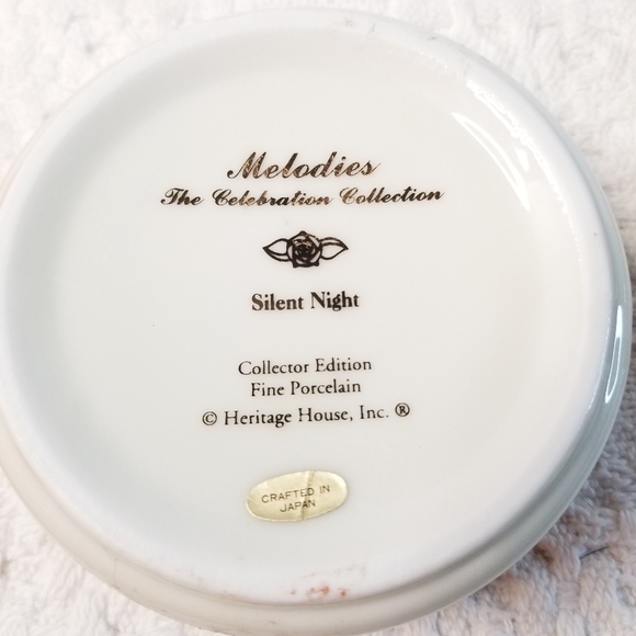 Vintage Heritage House Round Christmas Fine Porcelain Trinket Music Box. - Picture 7 of 7